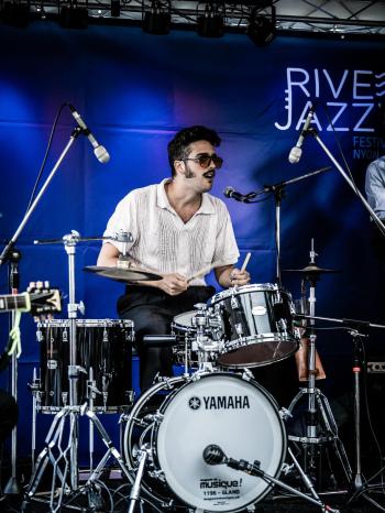 Photo du concert Lucho Pellegrini Swingin'Drums à Rive Jazzy 2025, crédit : Rive Jazzy / Alessandro Palmieri