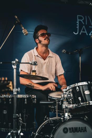Photo du concert Lucho Pellegrini Swingin'Drums à Rive Jazzy 2025, crédit : RJ-Palmieri Alessandro 